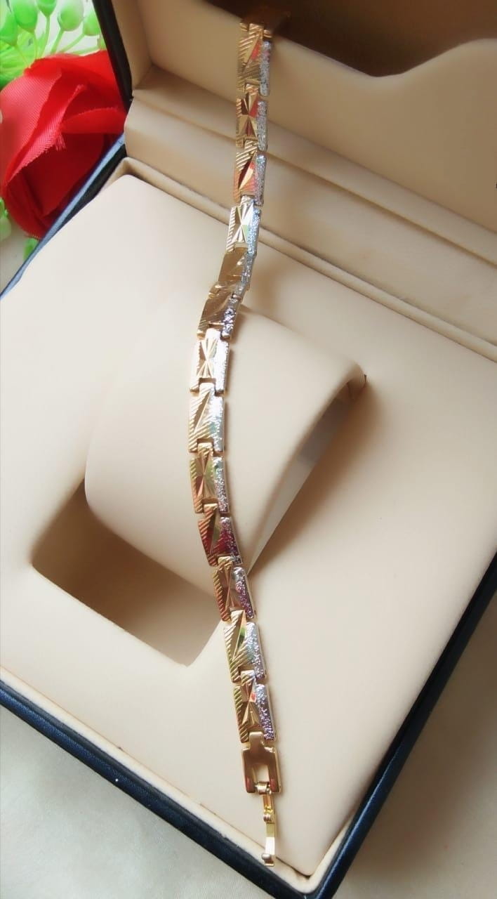 Phenomenal Golden & Silver Imitation Bracelet