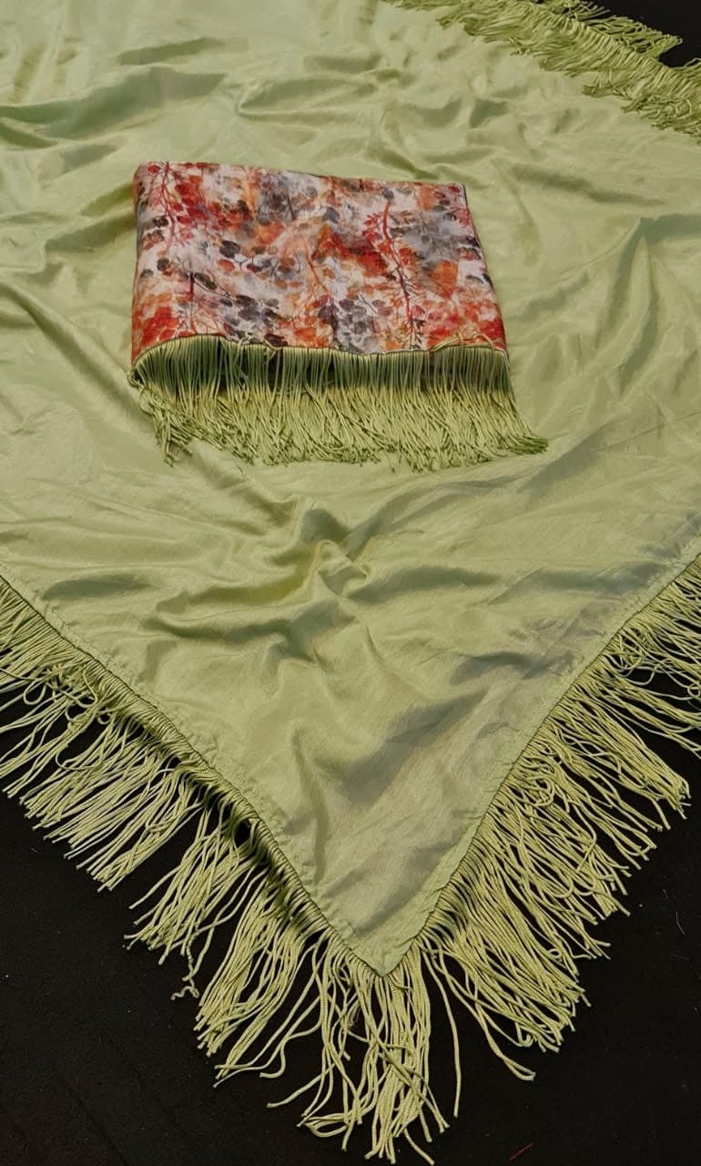 Dazzling Green Color Festive Wear Silk Lariya Lace Work Saree Blouse