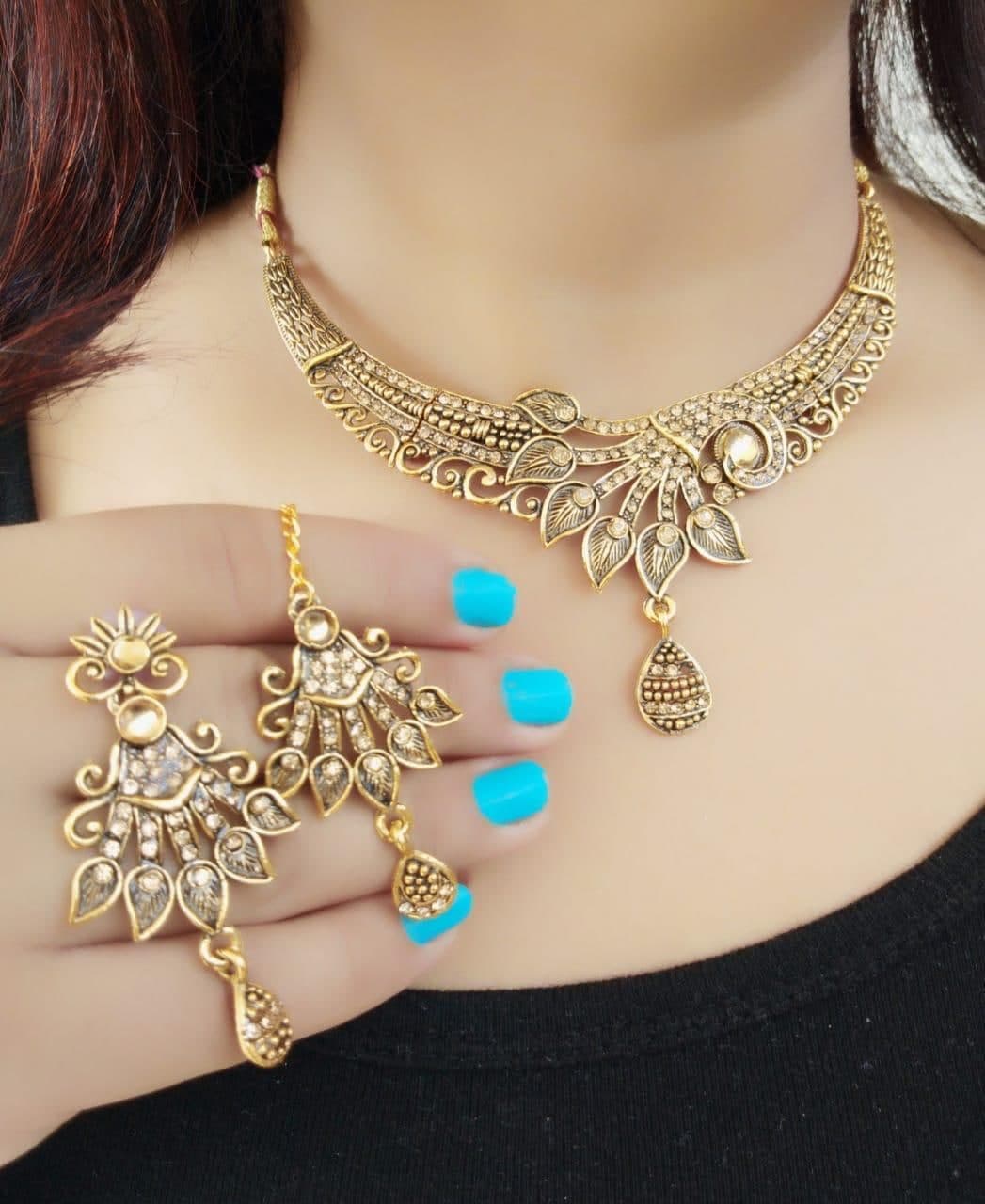 Imitation Golden Design Stone Necklace Set