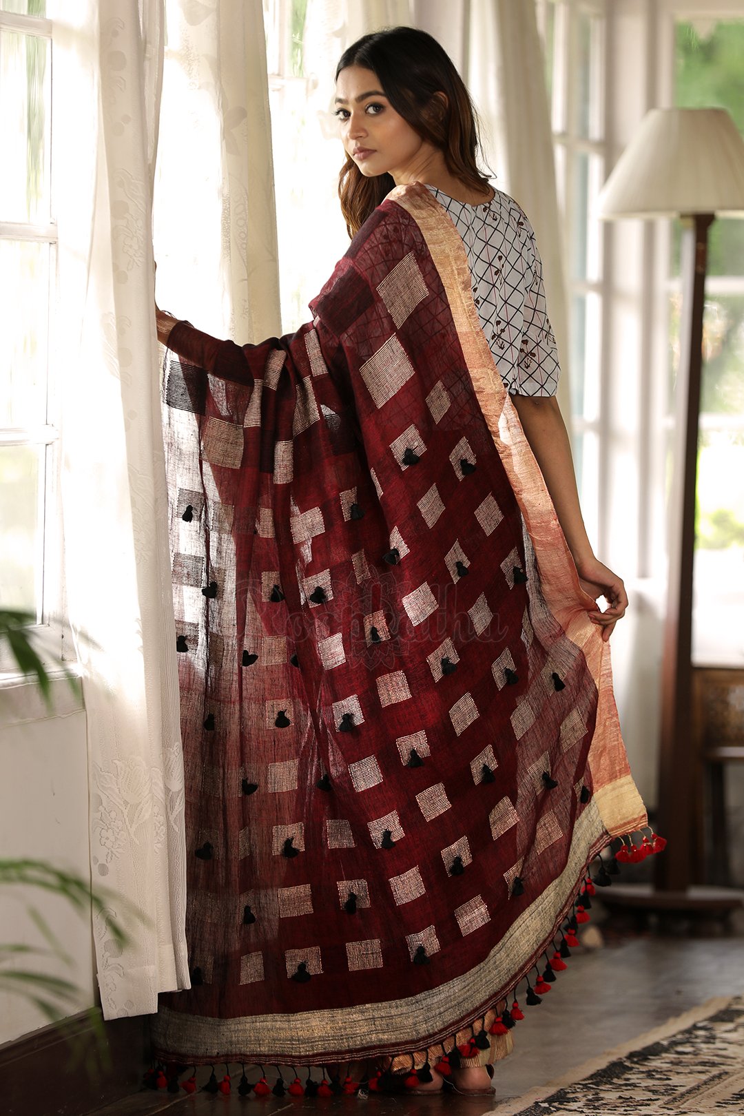 Graceful Ornate Maroon Pure Linen Designer Saree For Women