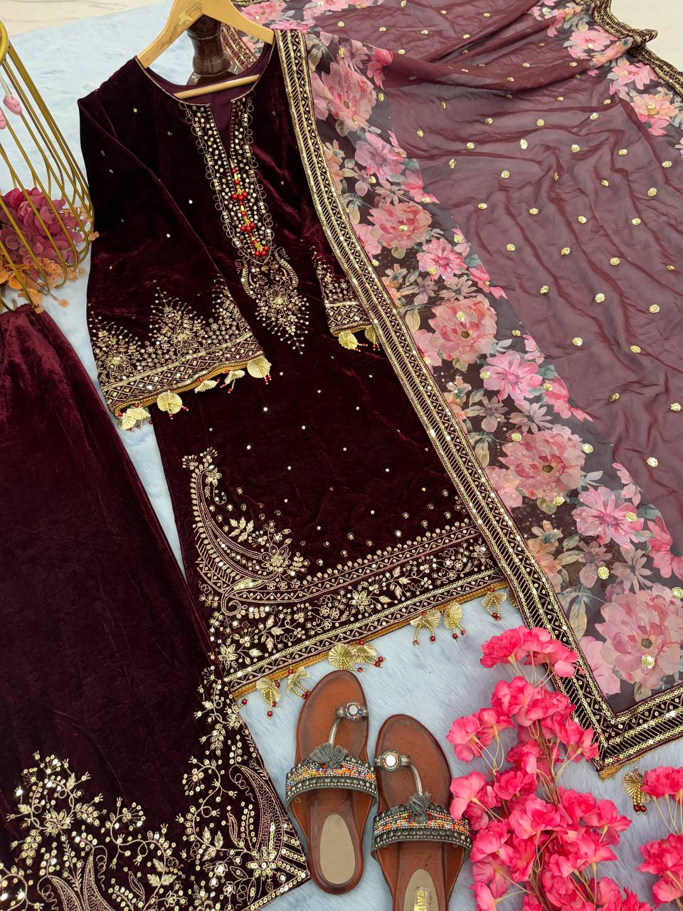 Winle Velvet Kurti top Plazzo Pent Suit With Dupatta Set
