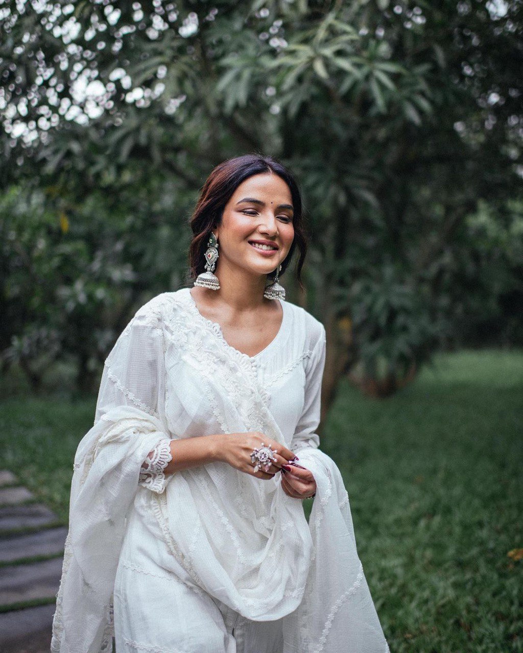 Designer Wear White Trending Cotton Thread Embroidered Work Top And Work Pent With Dupatta