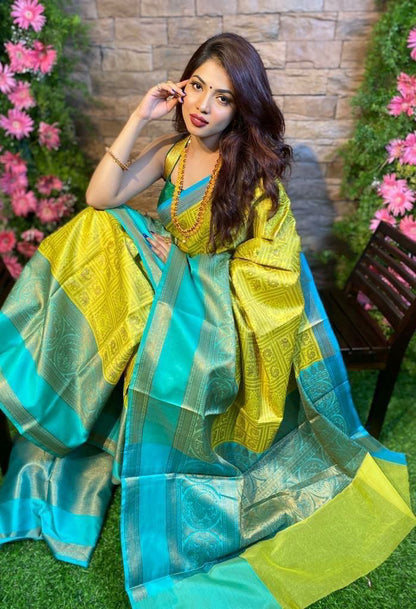 Reach Pallu Jacquard Saree For Women KP-2014