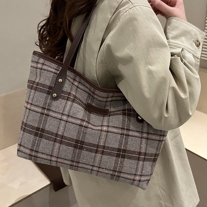 Largecapacity Shoulder Commuter Bag