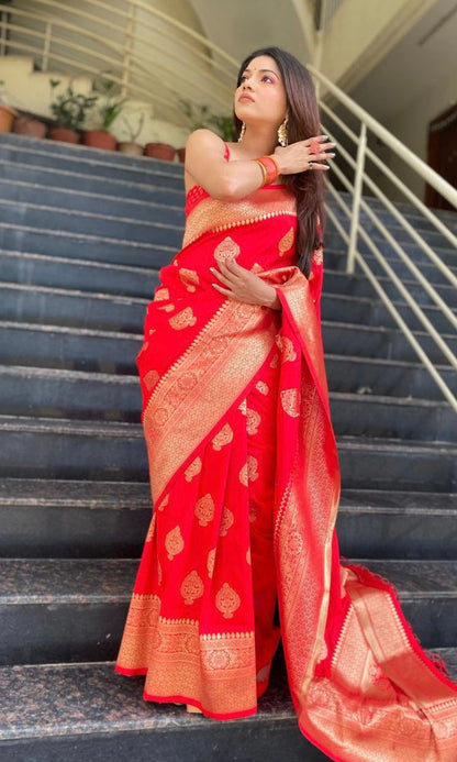Soft Lichi Silk Jacquard Party Wear Saree with rich pallu
