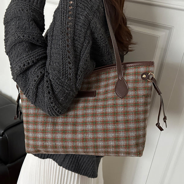 Largecapacity Shoulder Commuter Bag