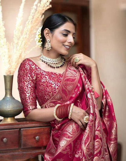 Reach Pallu Jacquard Saree For Women