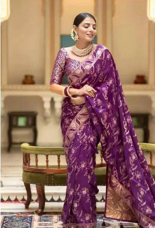 Reach Pallu Jacquard Saree For Women