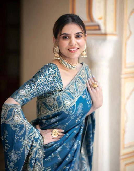 Reach Pallu Jacquard Saree For Women
