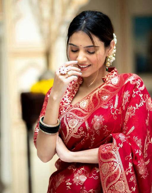 Reach Pallu Jacquard Saree For Women