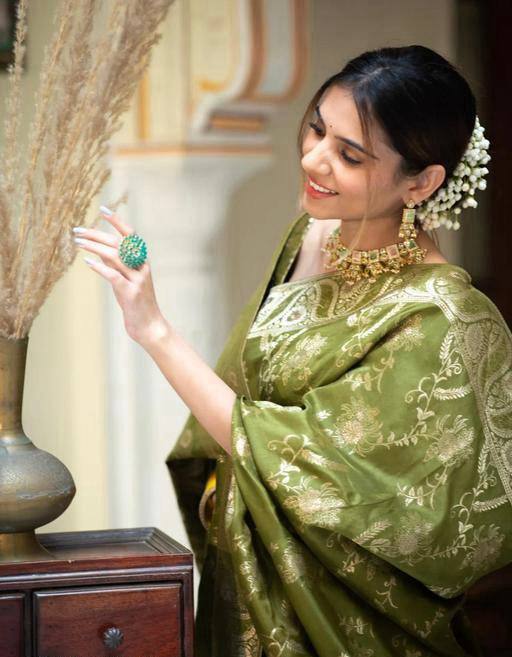 Reach Pallu Jacquard Saree For Women