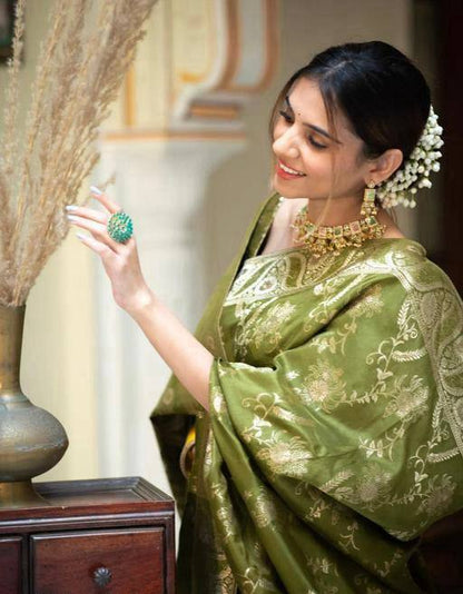 Reach Pallu Jacquard Saree For Women
