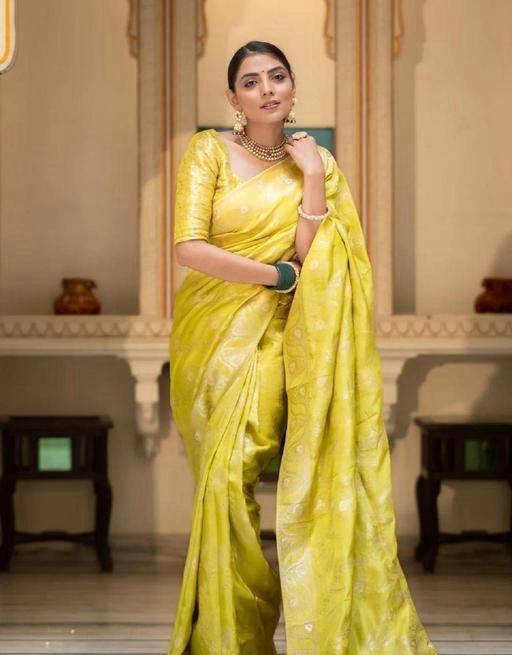 Reach Pallu Jacquard Saree For Women
