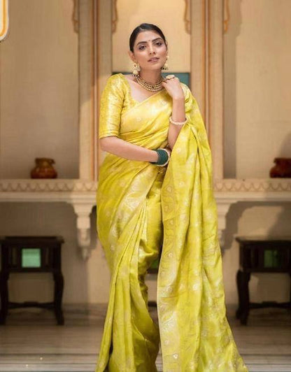 Reach Pallu Jacquard Saree For Women