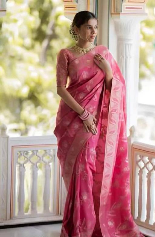 Reach Pallu Jacquard Saree For Women