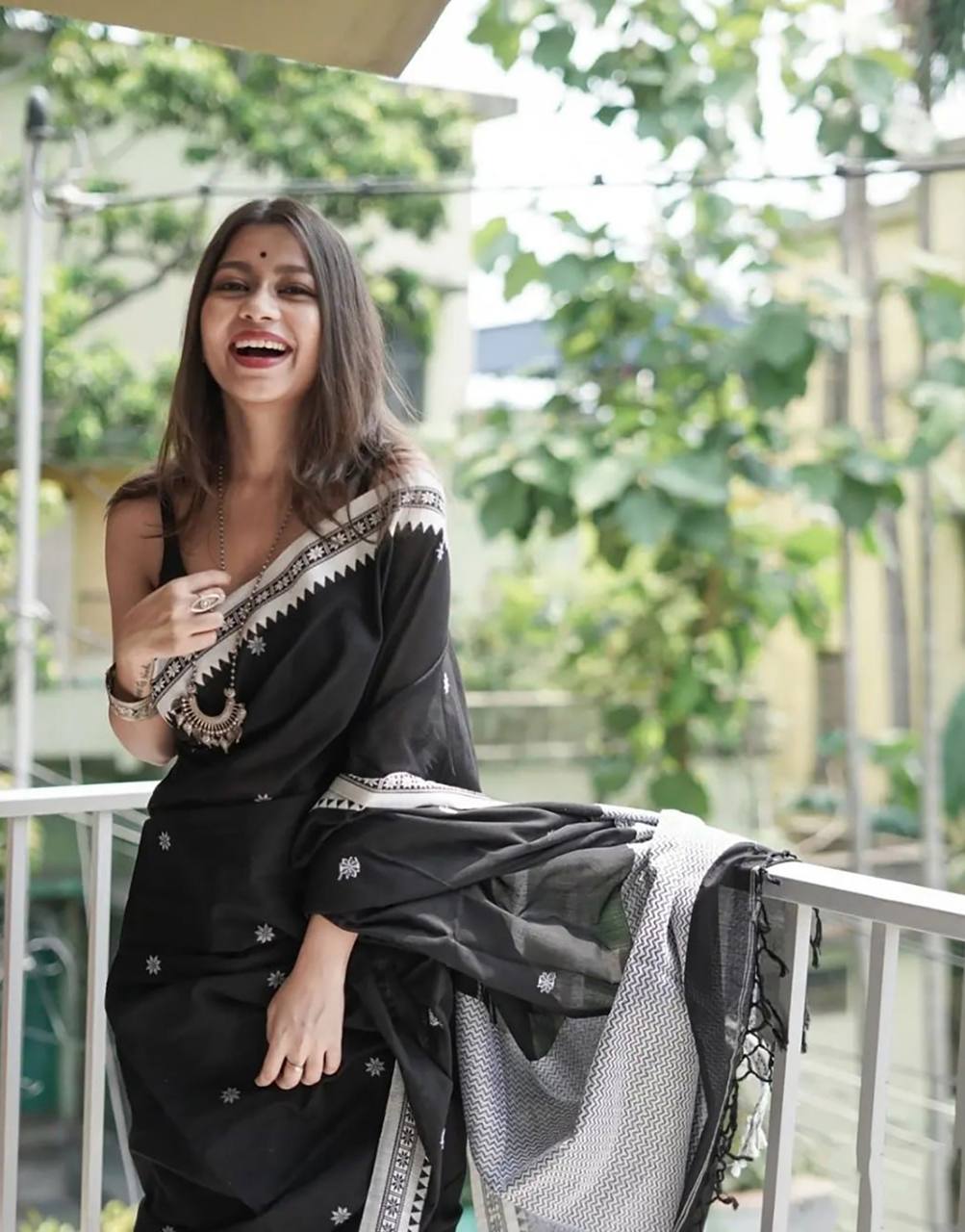 Reach Pallu Jacquard Saree For Women