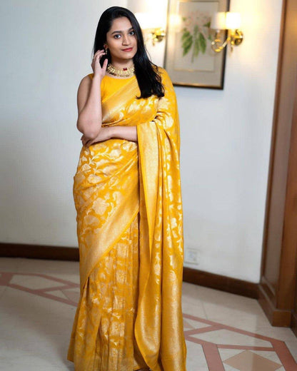 Reach Pallu Jacquard Saree For Women