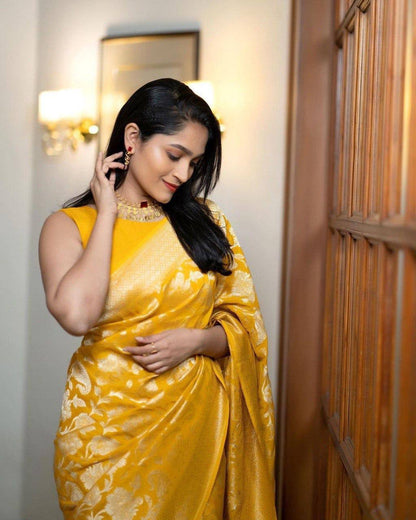 Reach Pallu Jacquard Saree For Women