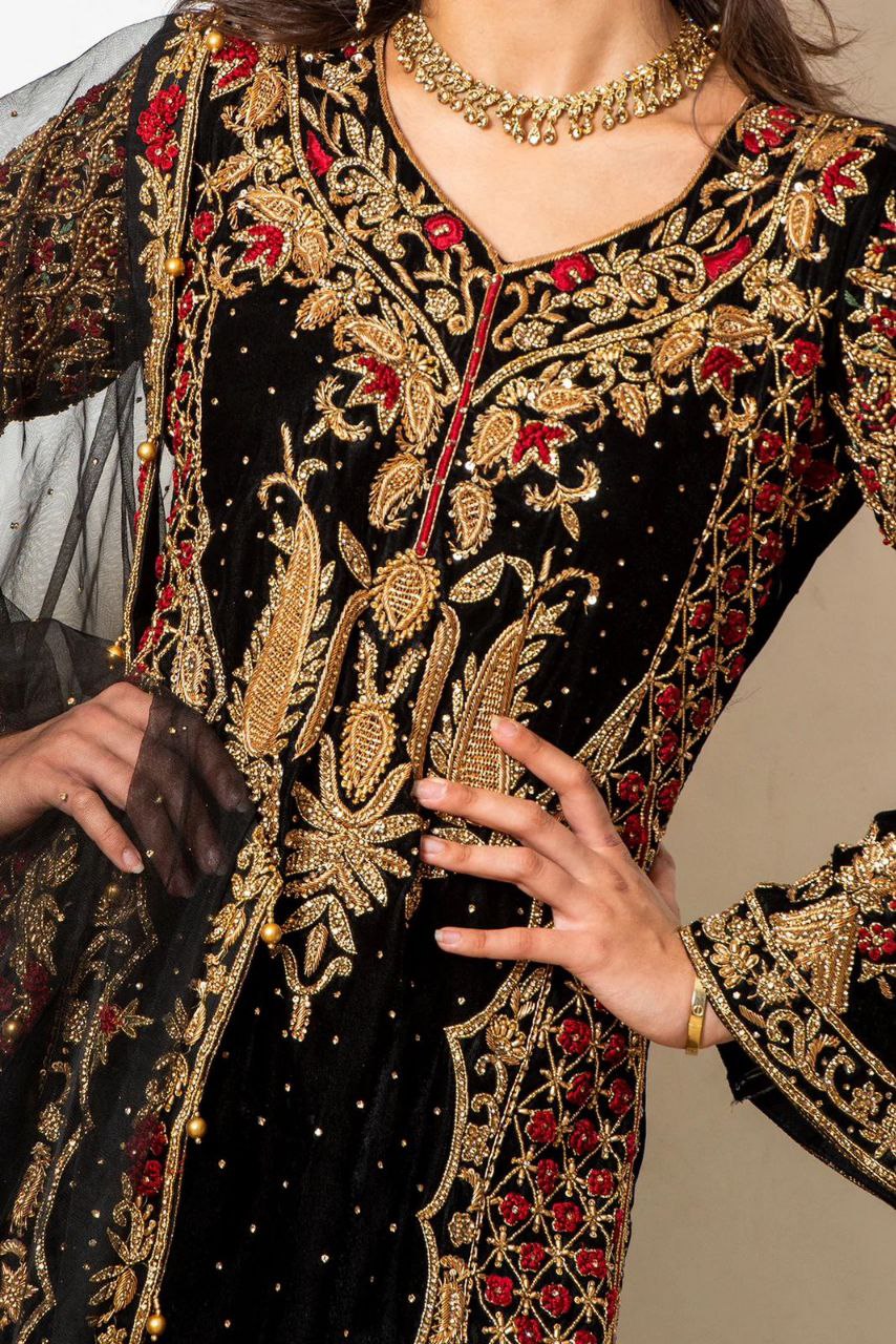 Black color Foux Georgette Threadwork Top and Pent Set with Soft Net Dupata
