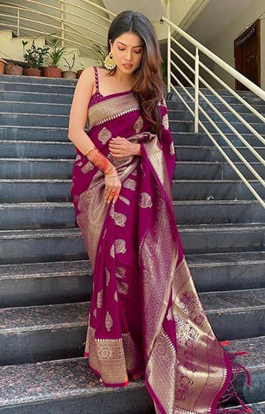 Reach Pallu Jacquard Saree For Women