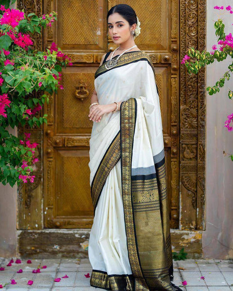 Reach Pallu Jacquard Saree For Women