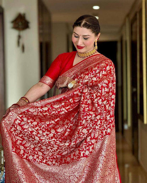 Reach Pallu Jacquard Saree For Women