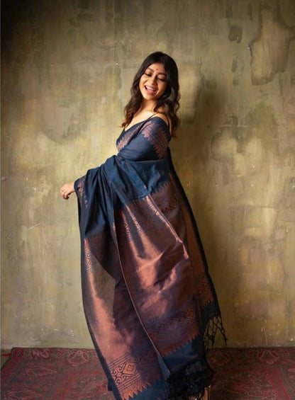 Reach Pallu Jacquard Saree For Women