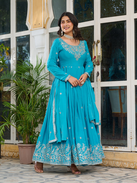 Exquisite American Silk Embroidered Gown Set