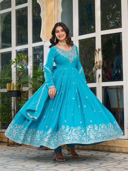 Exquisite American Silk Embroidered Gown Set