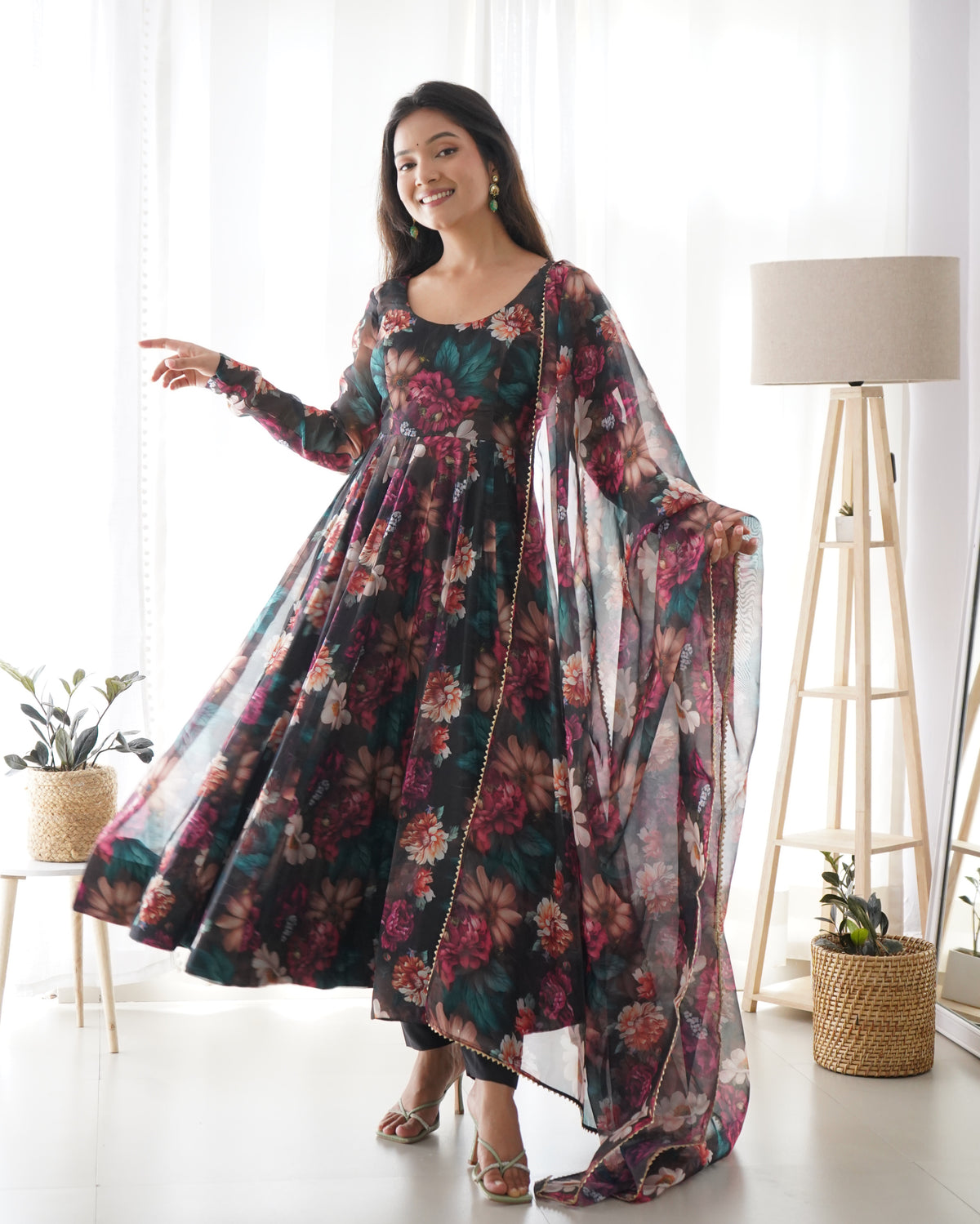Beautiful Pure Soft Organza Silk Fabric Fully Flair Kali Pattern And Canvas With Dupatta Set Pent Ready To Wear