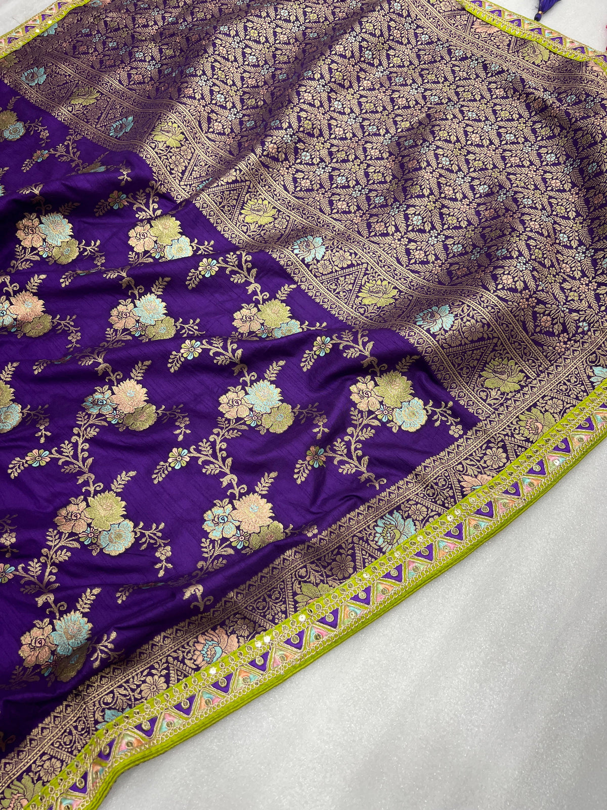 Wedding Wear Dolla Silk Zari Weaving Embroidered Sequence Work Saree Blouse