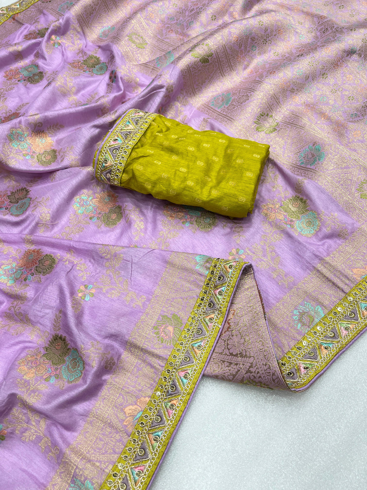 Wedding Wear Dolla Silk Zari Weaving Embroidered Sequence Work Saree Blouse