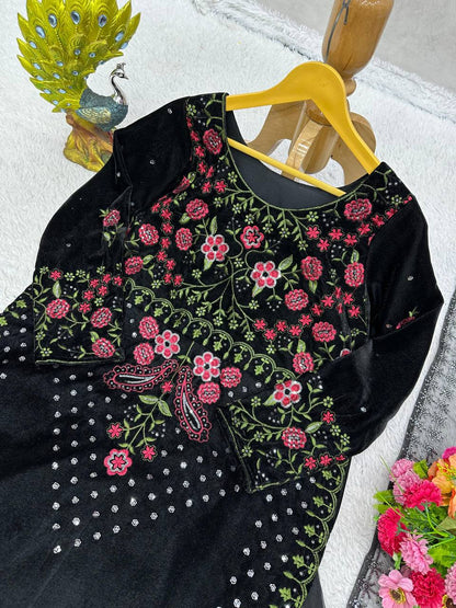 Amazing Black Color Viscos Velvet Sequence Thread Work Indo Western