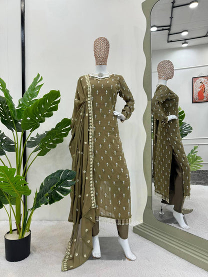 Pretty Georgette Rivet Moti Thread Work Ready Made Salwar Suit