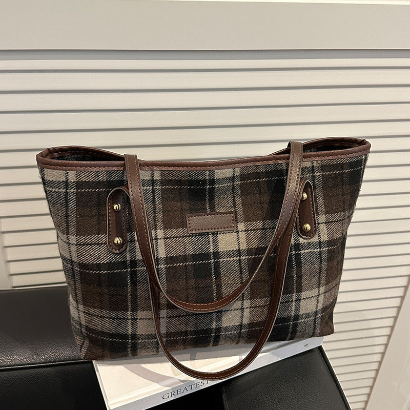 Largecapacity Shoulder Commuter Bag