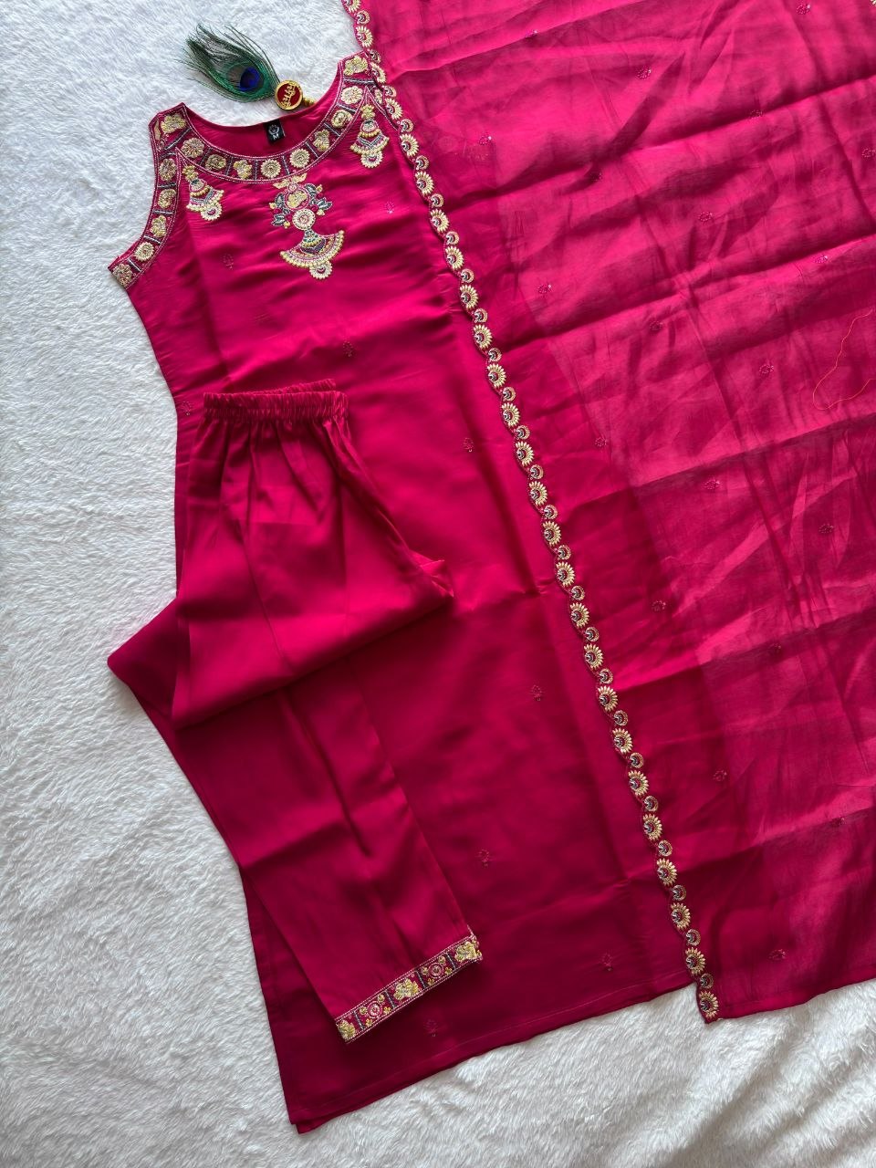 Pink kurta pant set with dupatta product layout