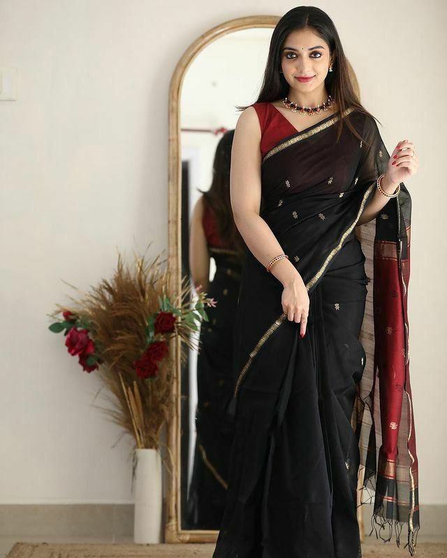 Elegant Soft Linen Slub Saree with Rich Jacquard Weave & Contrast Border Blouse