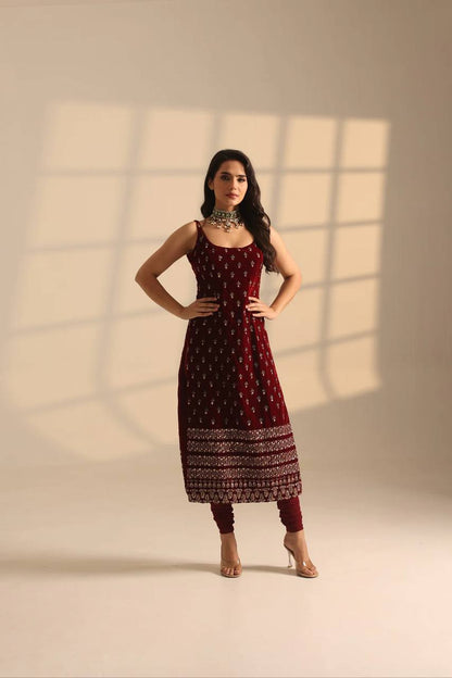 Exquisite Roman Glass Ethnic Set