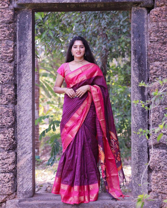 Elegant Jacquard Woven Soft Silk Saree featuring Grand Pallu & Designer Contrast Border