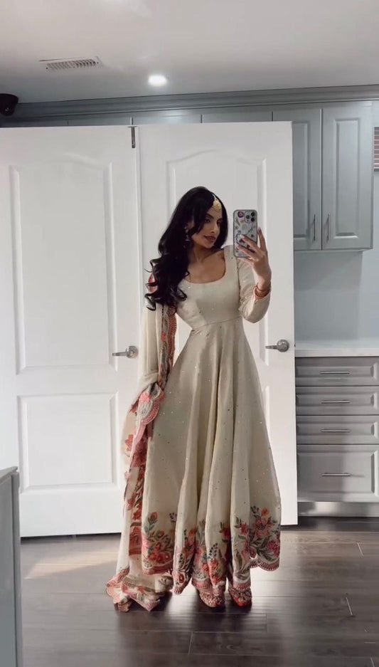 White Color Chinon Silk Top Pent Dupatta