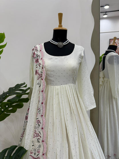 White Color Chinon Silk Top Pent Dupatta