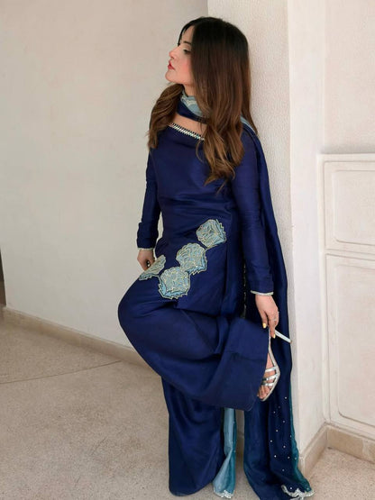 Heavy Crepe Silk Embroidered Farshi Salwar Suit Set