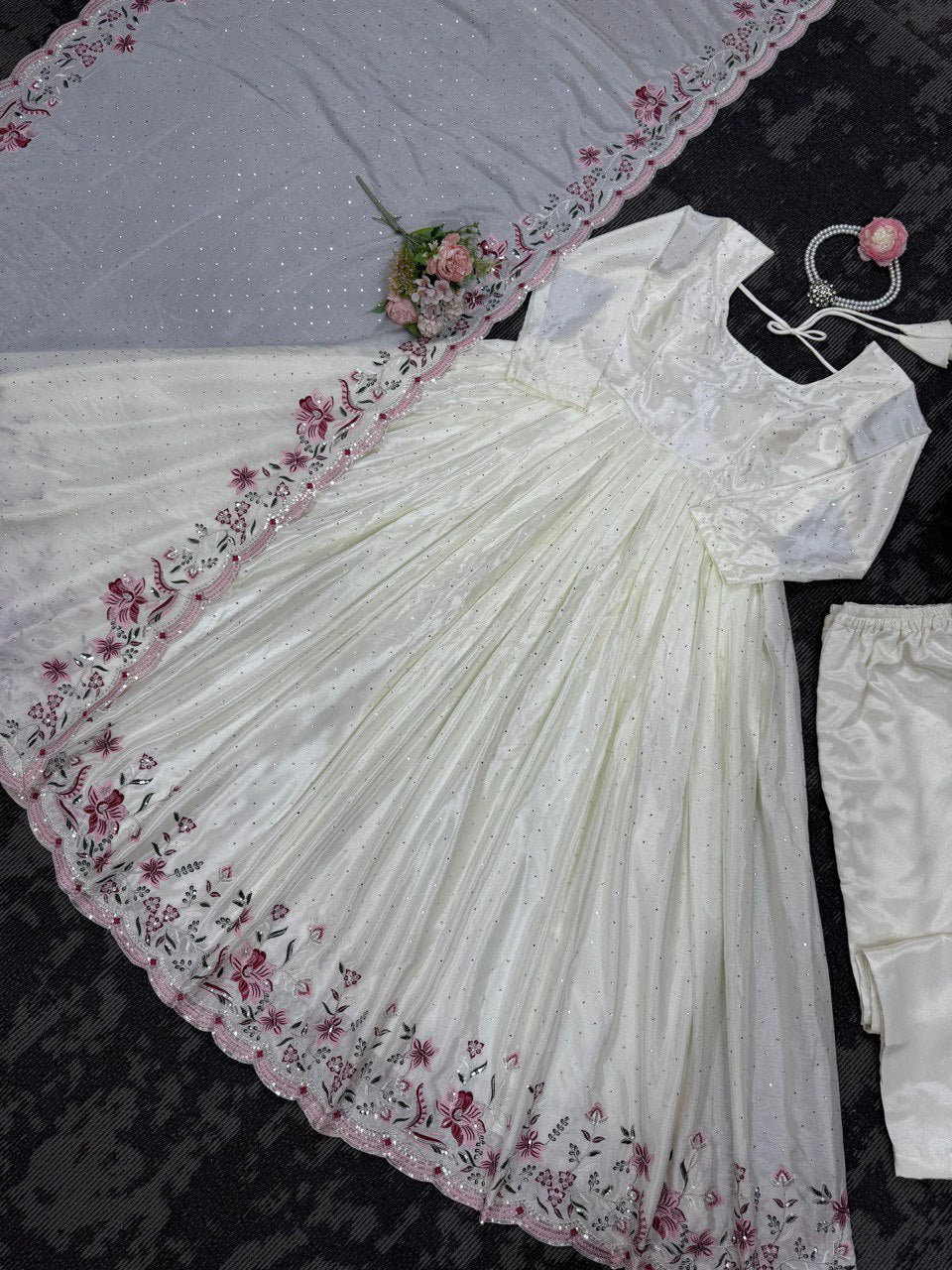 White Color Chinon Silk Top Pent Dupatta