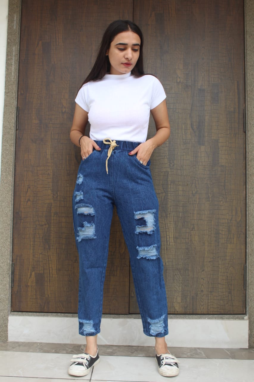 Mom fit Denim high west cargo Jeans and T shirt Combo for ladies