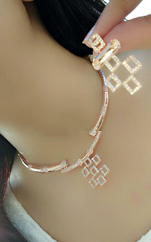 Fantastic Rose Gold Sleek Artificial Necklace Set Online