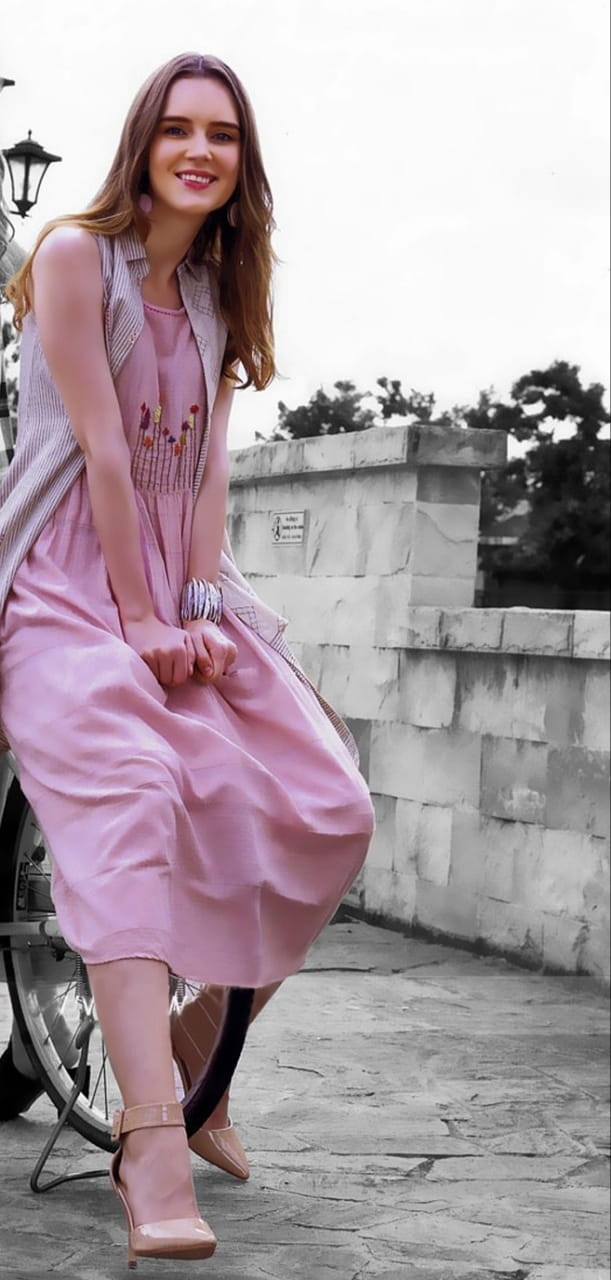 Sensational Pink Rayon Cotton Digital Printed Kurti