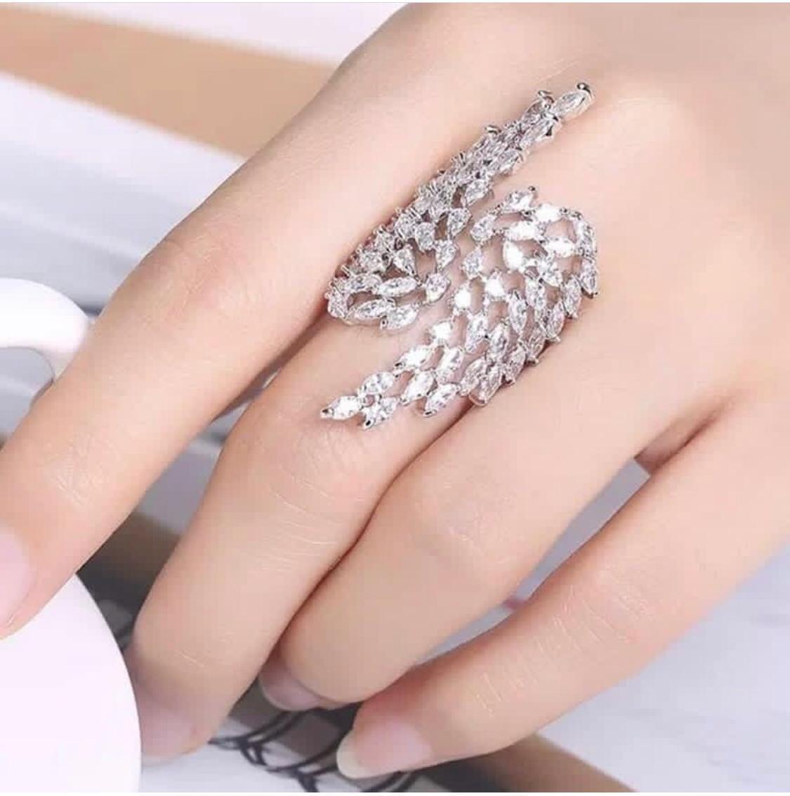 Attractive Silver Colored Imitation White Diamond Ring