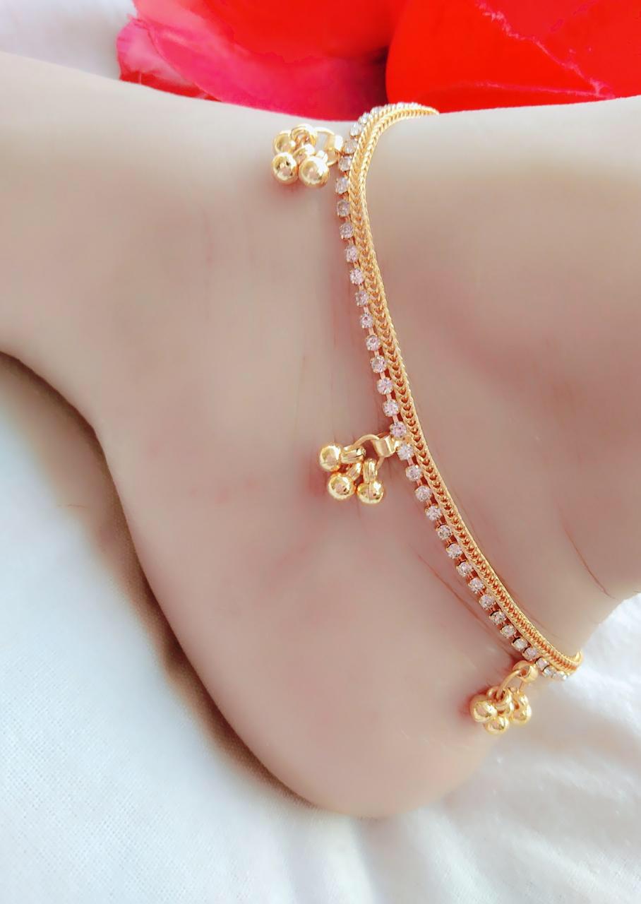 Comely Golden Imitation White Diamond Anklet Online