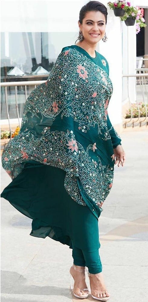 Pretty Rama Green Georgette With Digital Printed Gown
