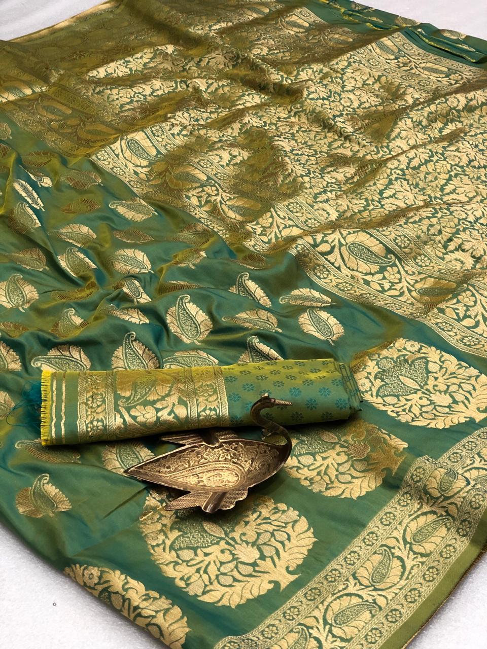 Radiant Green Color Function Wear Two Tone Silk Grand Pallu All Over Zari Weaving Saree Blouse
